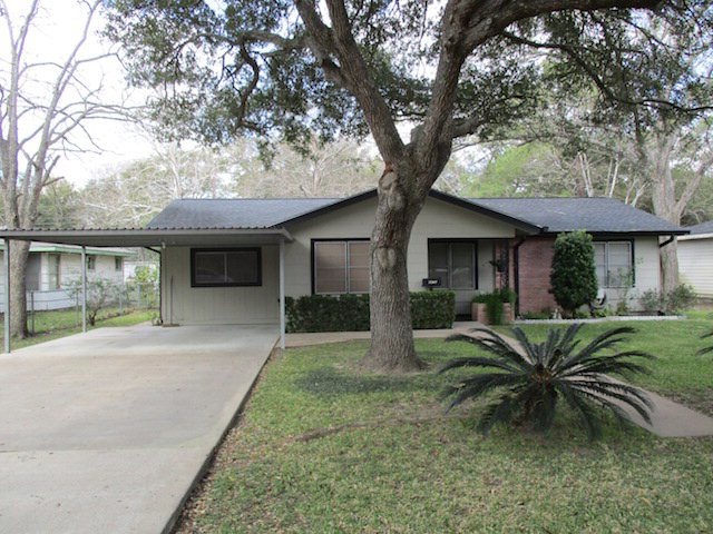 3207 12th St, Bay City, TX 77414 - photo 1