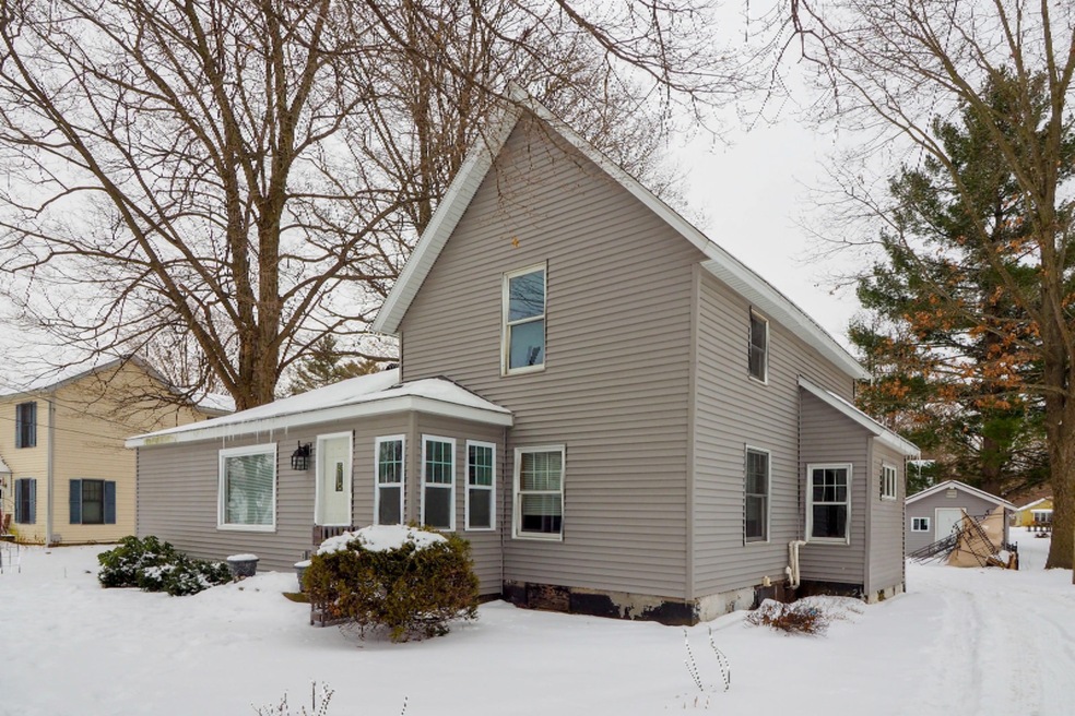 329 W. Franklin St-100