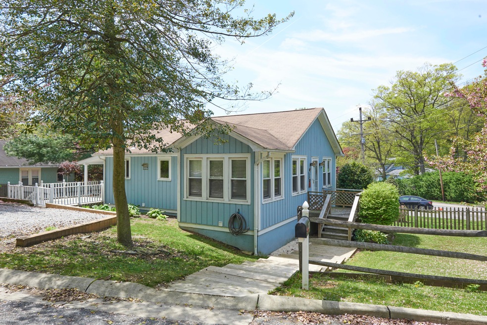 600 Raritan Ave, Atlantic Highlands, NJ 07716 - photo 1