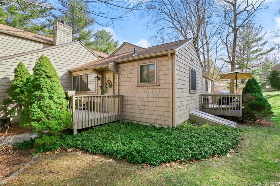 24 Happy Hollow Cir unit D, Stratford, CT 06614 - photo 1