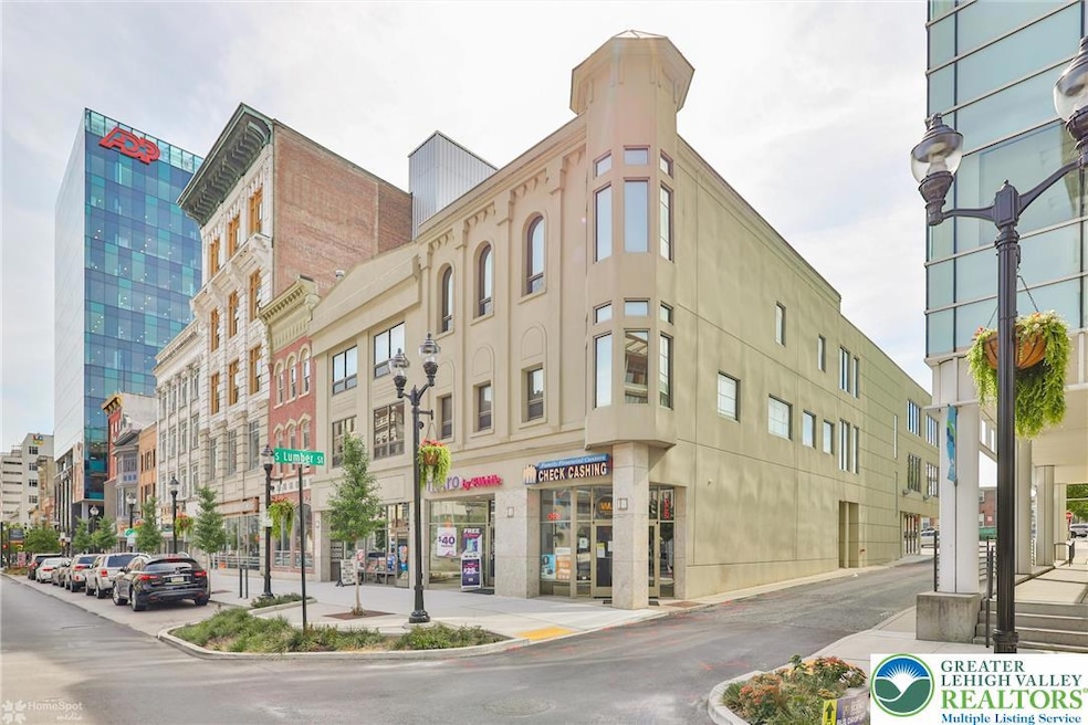 822 W Hamilton St unit 302, Allentown, PA 18101 - photo 1