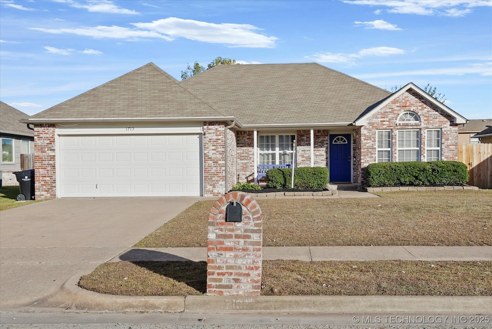 1713 S Narcissus Place, Broken Arrow, OK 74012 - photo 1