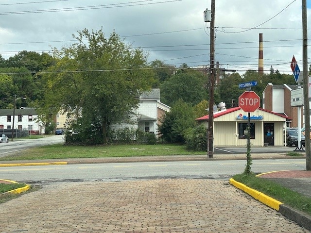 515-517 Pittsburgh St, Connellsville, PA 15425 - photo 1