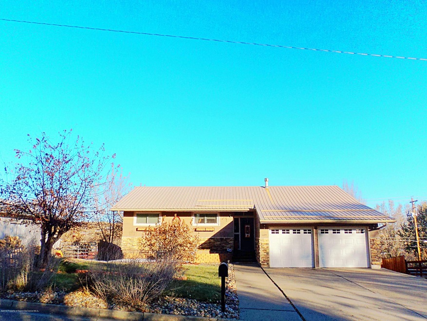 1029 School St, Craig, CO 81625 - photo 1