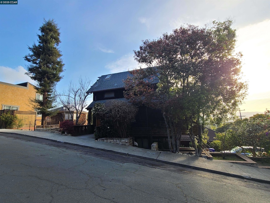 456 W Richmond Ave, Richmond, CA 94801 - photo 1