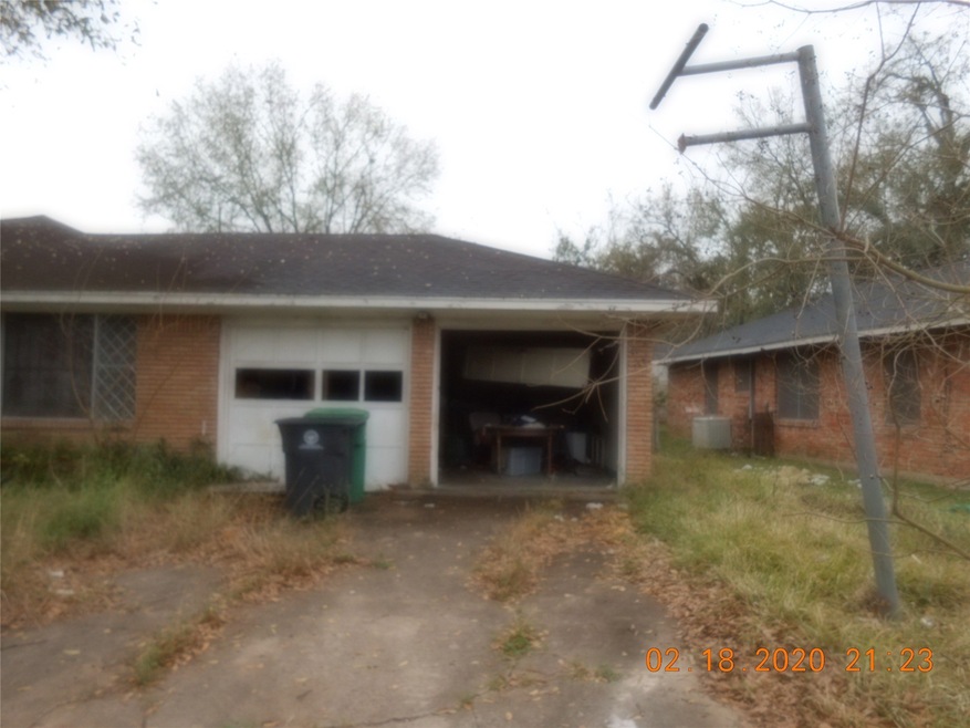 610 E Janisch Rd, Houston, TX 77022 - photo 1