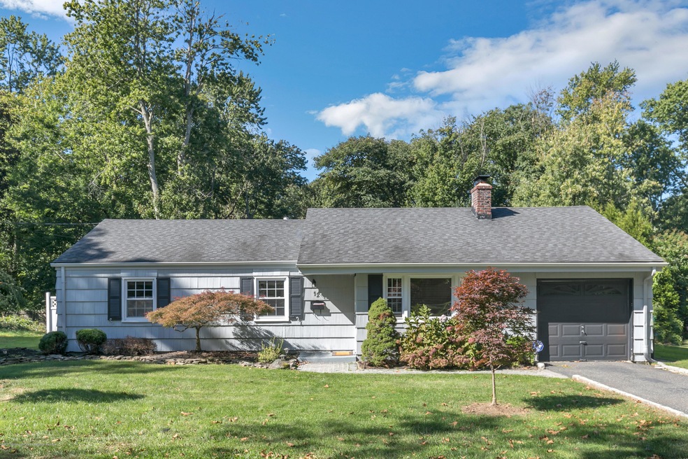 12 Butler Ln Middletown NJ-print-027-27-
