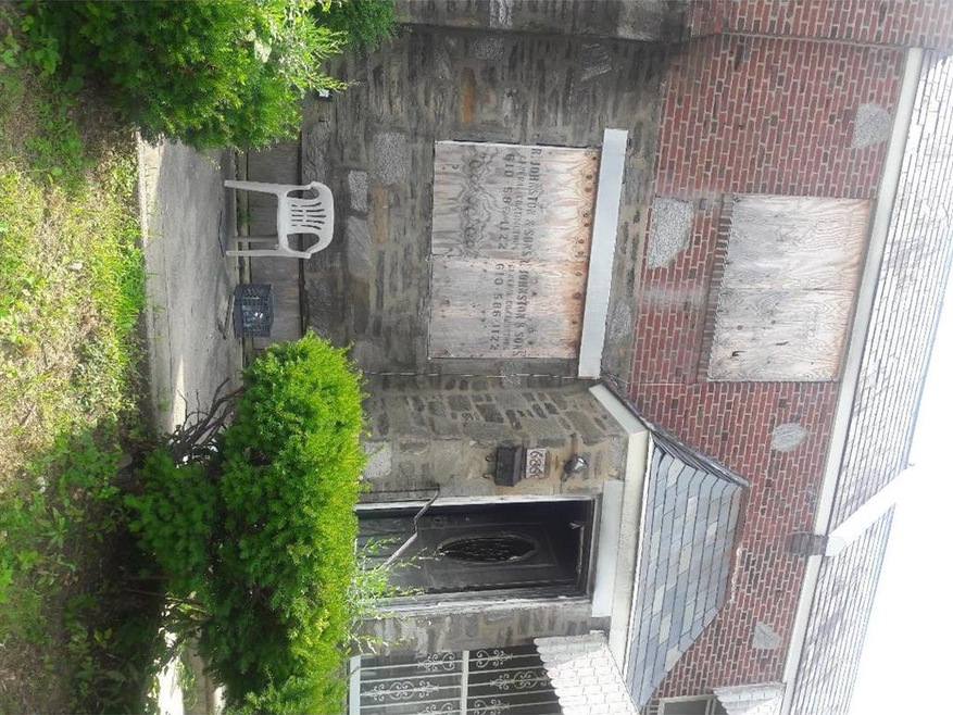 6860 Radbourne Rd, Upper Darby, PA 19082 - photo 1