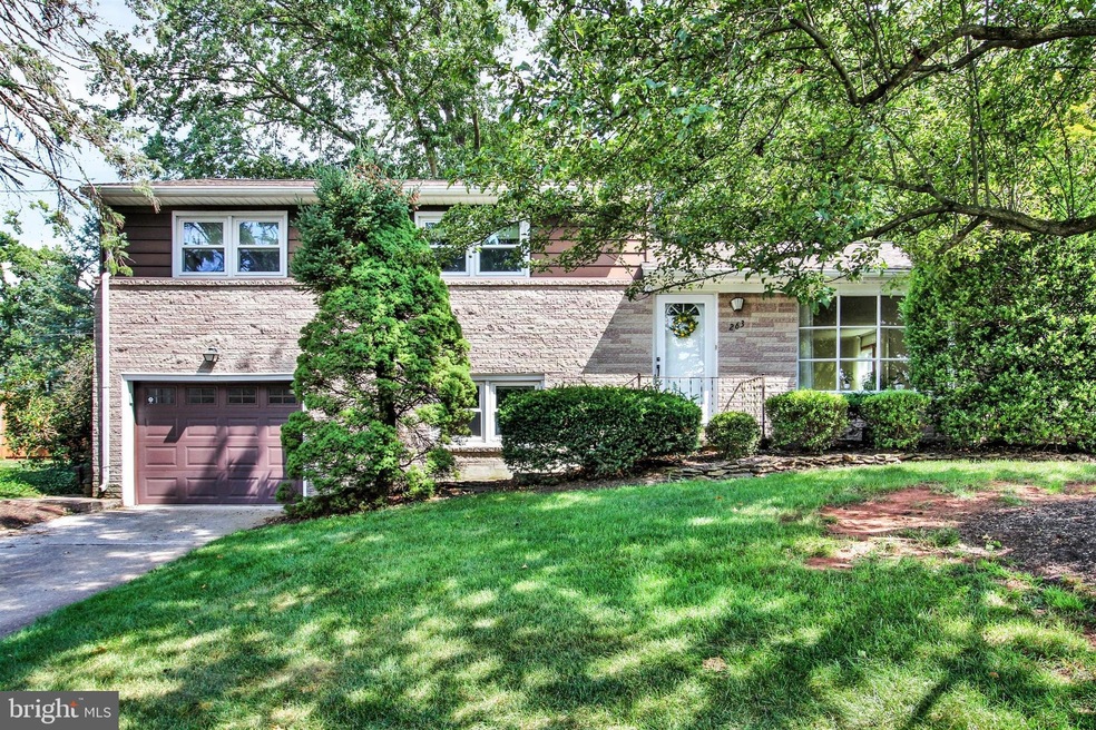 263 S 6th St, Mount Wolf, PA 17347 - photo 1