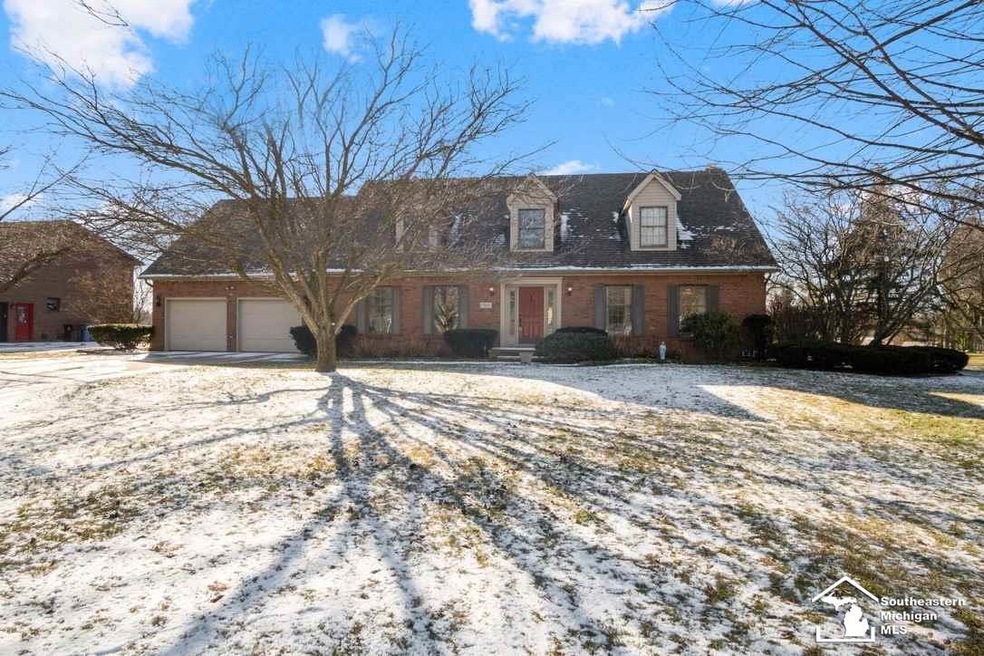 2 STORY GORGEOUS HOME ON A DOUBLE LOT