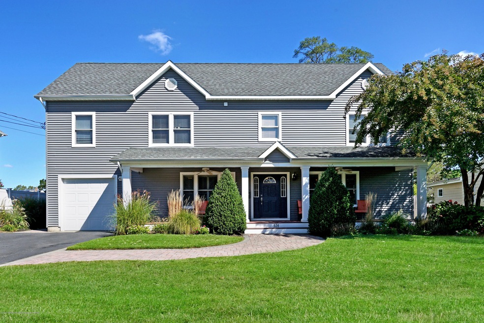 Sold $952,000 • Co-Listing Agent