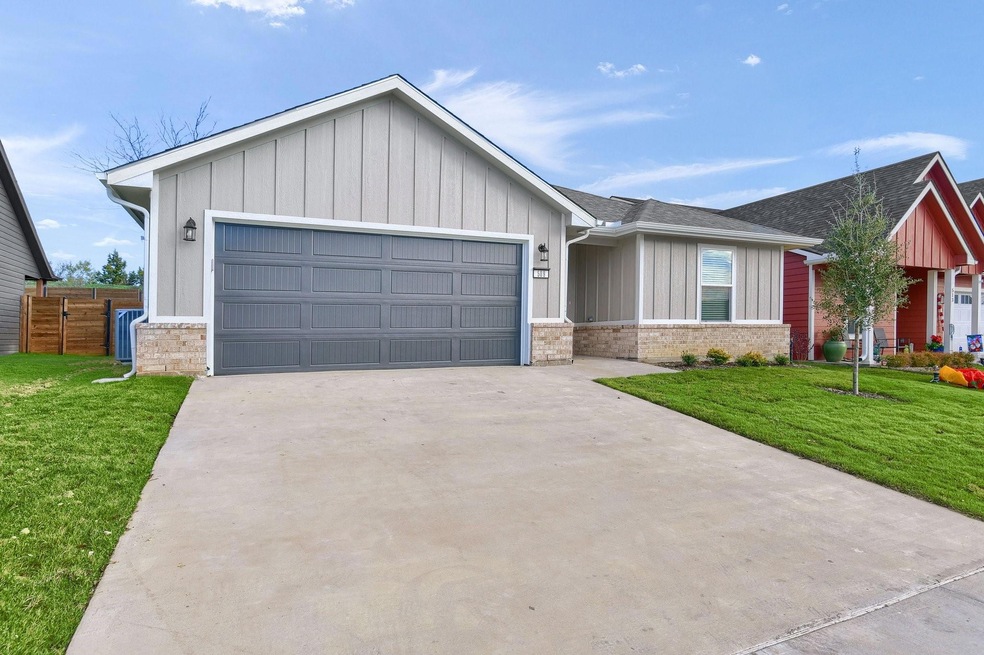 509 Saucer Dr, Sherman, TX 75092 - photo 1