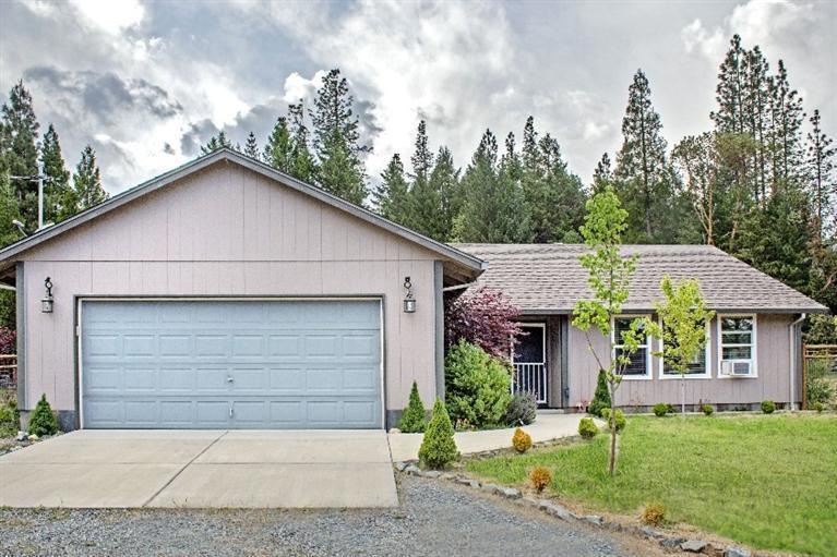3999 Pleasant Creek Rd, Rogue River, OR 97537 - photo 1