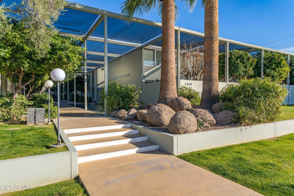 4411 N 40th St unit 30, Phoenix, AZ 85018 - photo 1