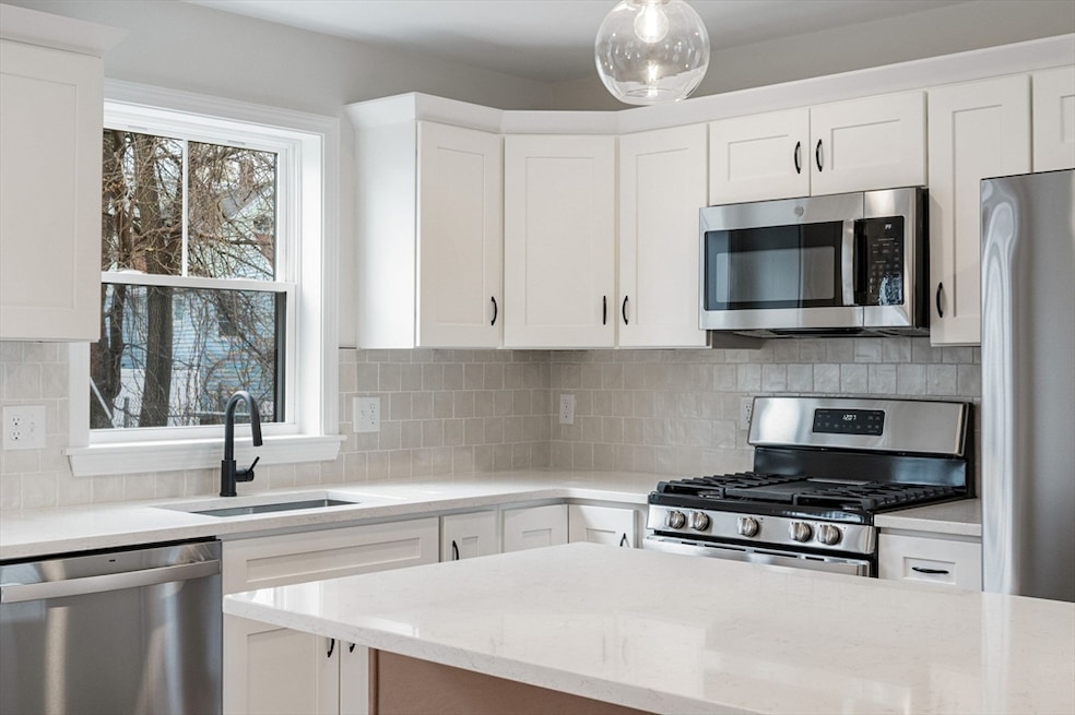 34 Union St unit 34, Lowell, MA 01852 - photo 1