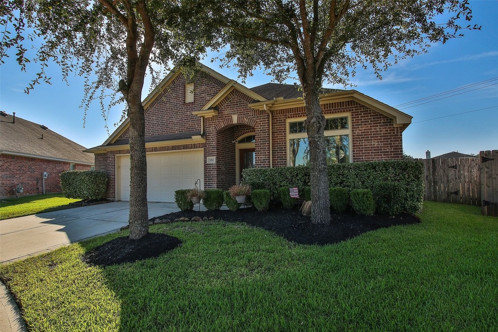 31802 Oak Thicket Ct, Conroe, TX 77385 - photo 1