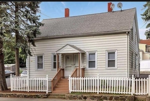 139-141 Walnut St unit 141, Lynn, MA 01905 - photo 1