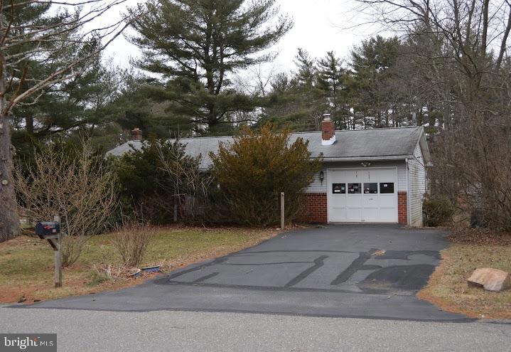 865 Albert Dr, Orwigsburg, PA 17961 - photo 1