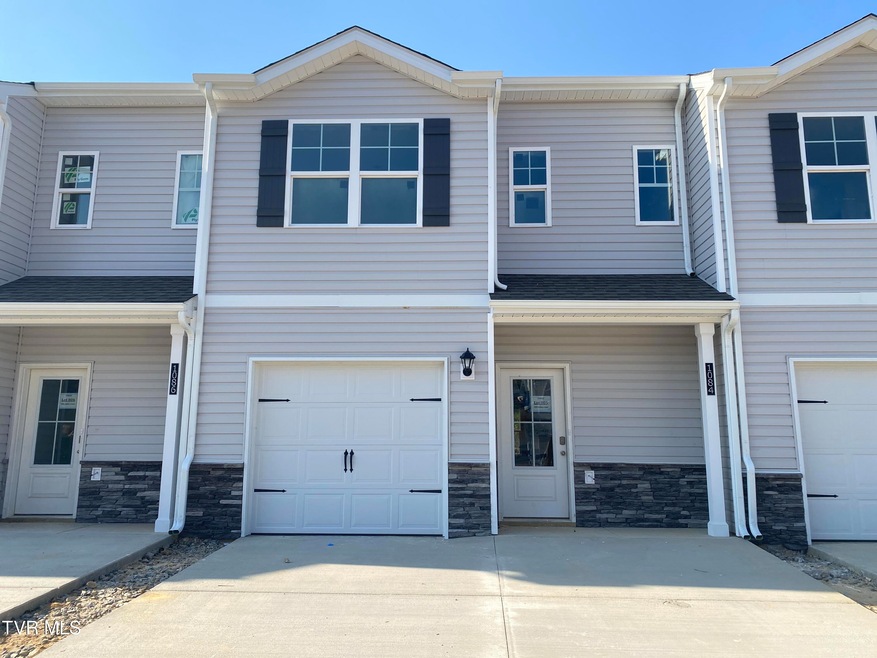 QUICK MOVE-IN!