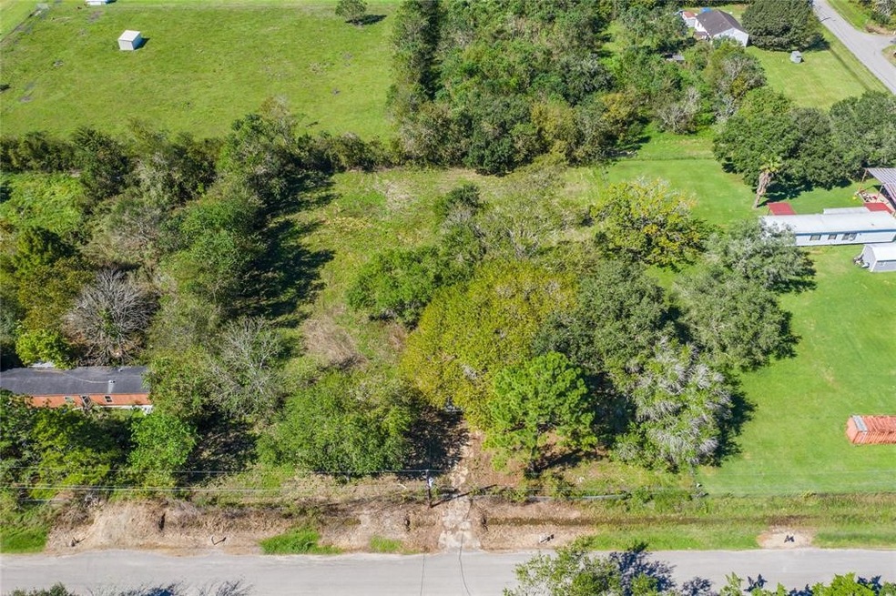 8406 W Sherri Cir, Manvel, TX 77578 - photo 1