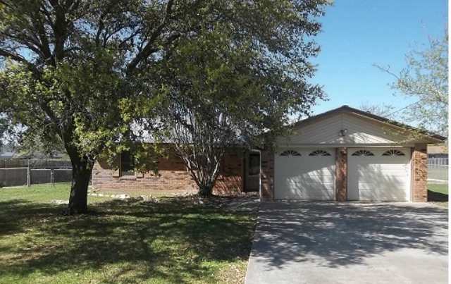 223 Maple St, Fredericksburg, TX 78624 - photo 1