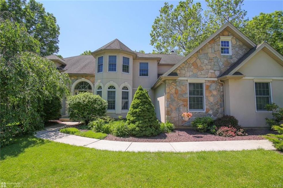 830 Mallard Dr, Whitehall, PA 18052 - photo 1