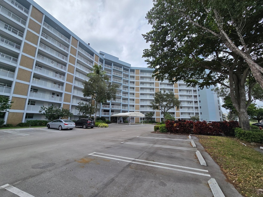 Palm-Aire unit 207, Pompano Beach, FL 33069 - photo 1