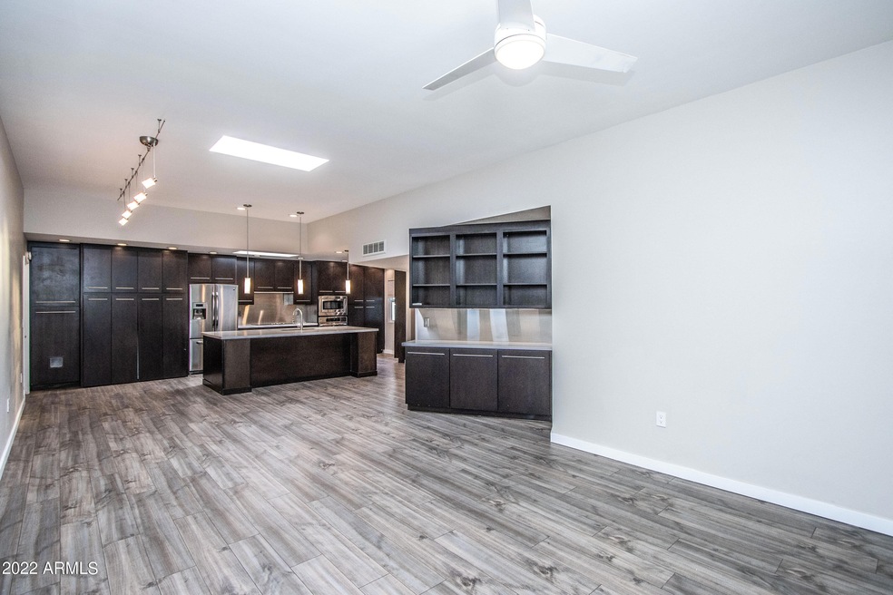 10548 W Palmeras Dr unit 39, Sun City, AZ 85373 - photo 1