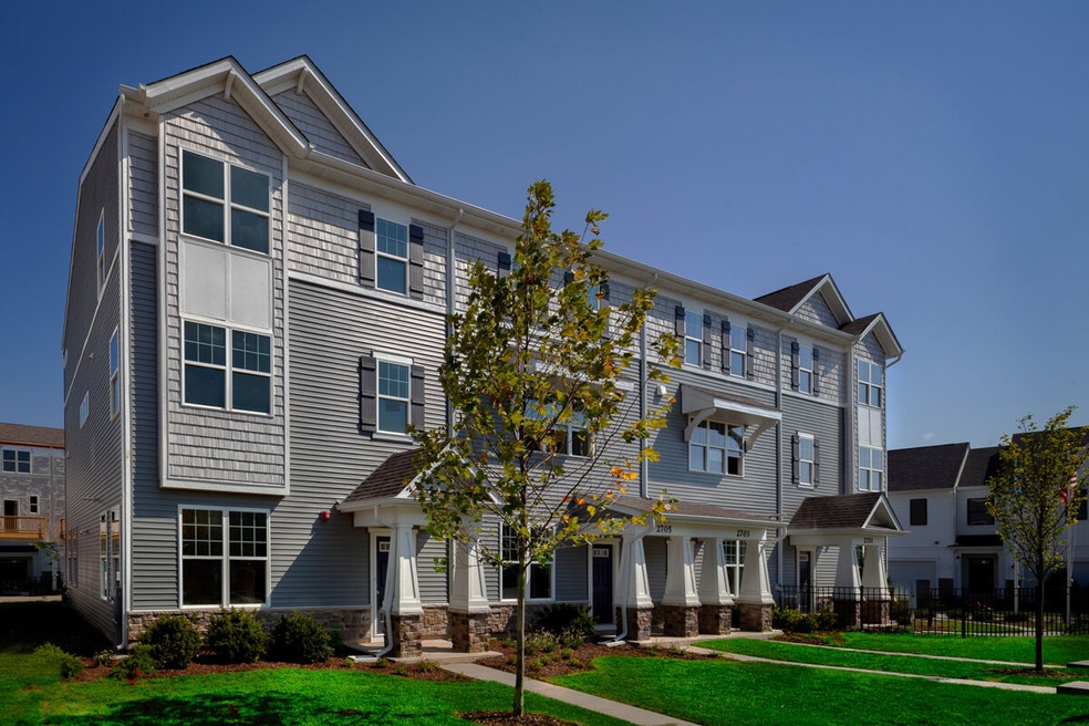 2718 Lily Ln, Rolling Meadows, IL 60008 - photo 1