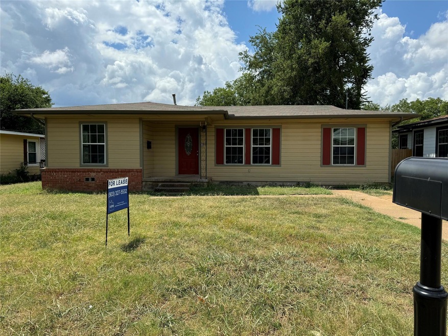 1720 W Elm St, Denison, TX 75020 - photo 1