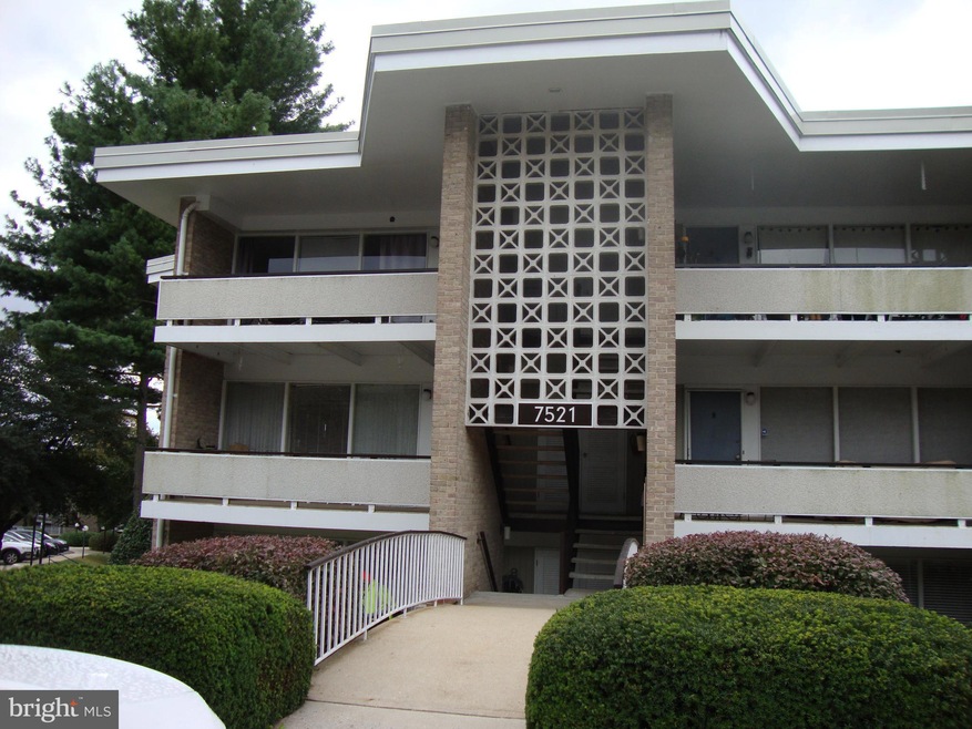 7521 Spring Lake Dr unit C1, Bethesda, MD 20817 - photo 1