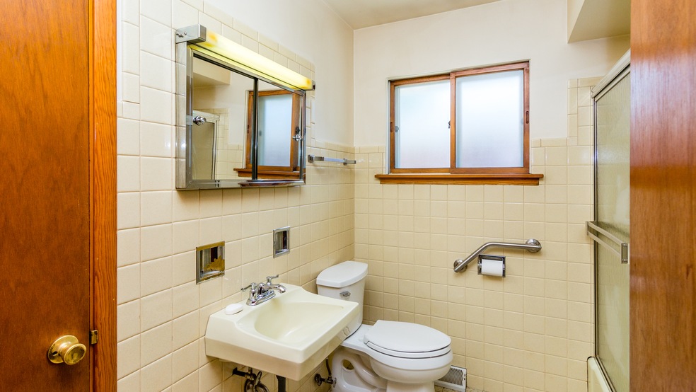 2044 Atwood Ave, Berkeley, IL 60163 - photo 1