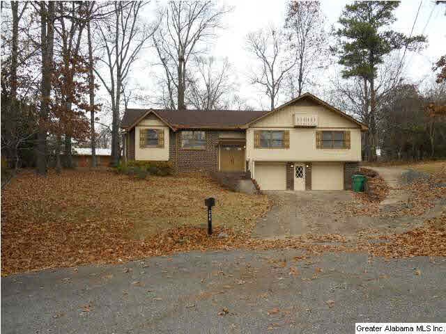 Two drive ways, lots of parking area