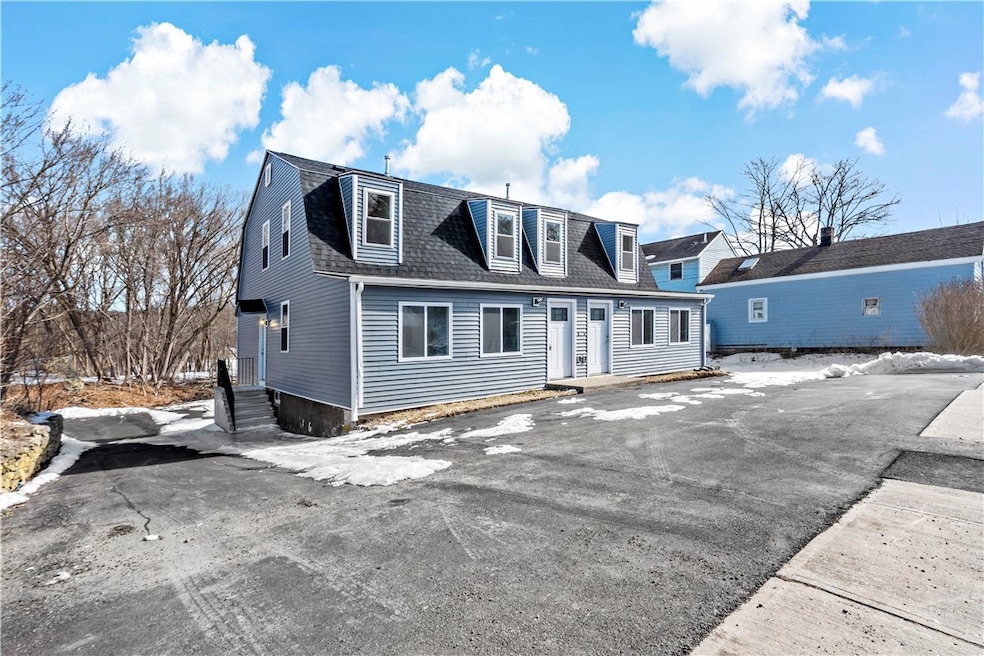 29 Farnum Pike unit 2- Right, Smithfield, RI 02917 - photo 1