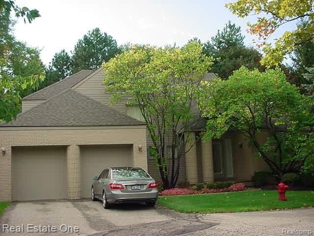 1621 Franklin Hills Dr unit 8, Bloomfield Township, MI 48302 - photo 1