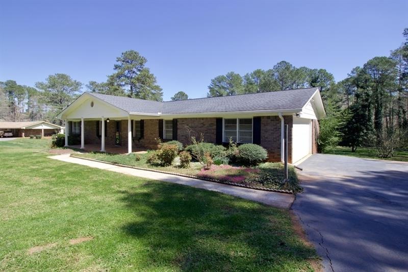 920 Swan Lake Rd, Stockbridge, GA 30281 - photo 1