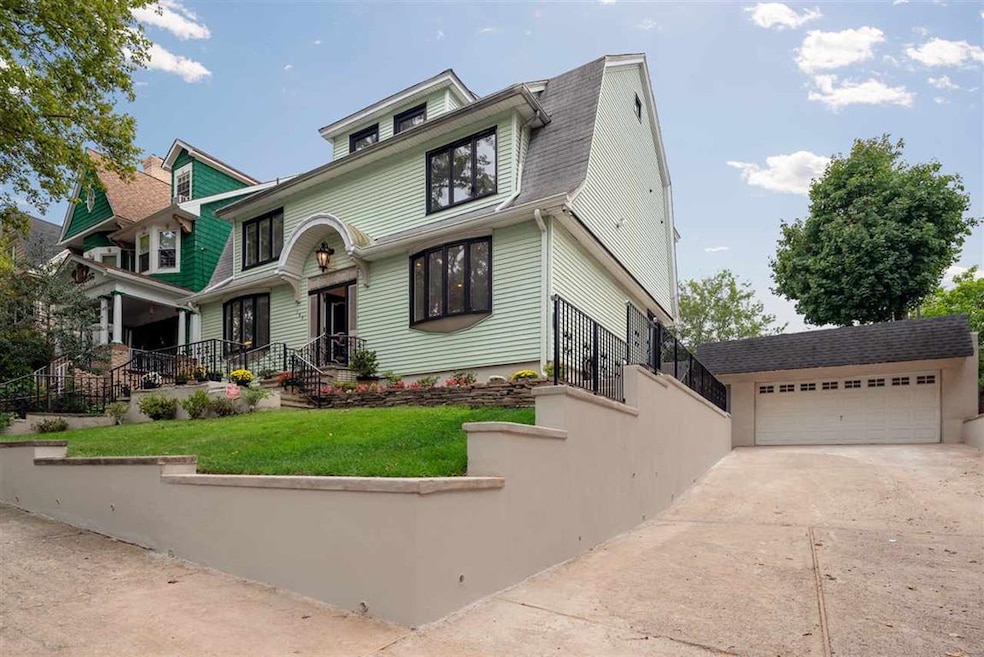 123 Gifford Ave, Jersey City, NJ 07304 - photo 1