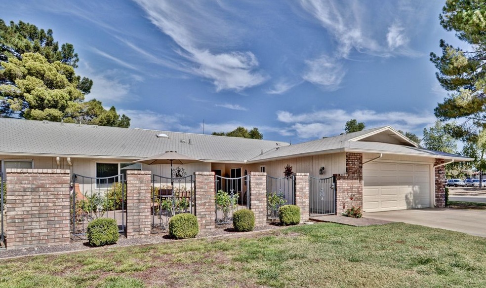 9862 W Highwood Ct, Sun City, AZ 85373 - photo 1