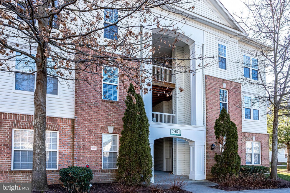 22641 Blue Elder Terrace unit 301, Ashburn, VA 20148 - photo 1