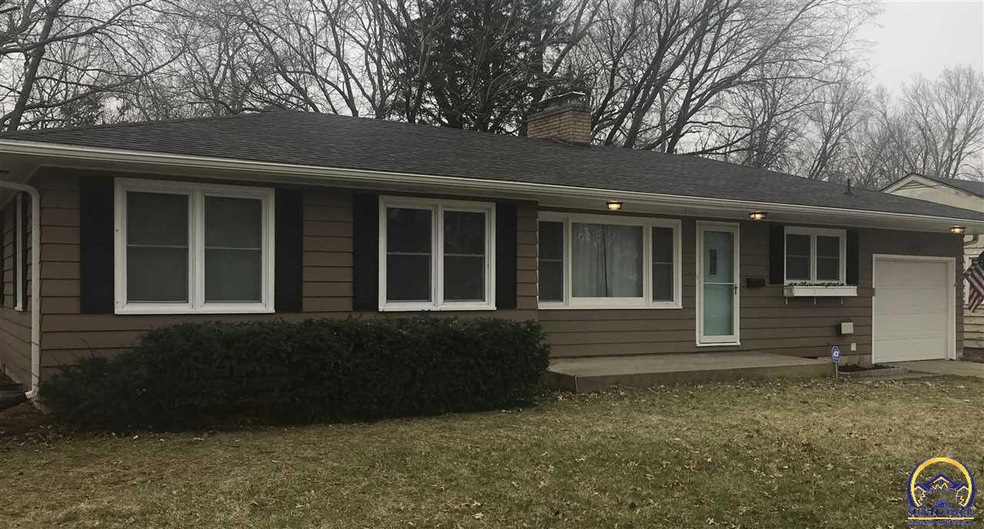 1531 SW Campbell Ave, Topeka, KS 66604 - photo 1