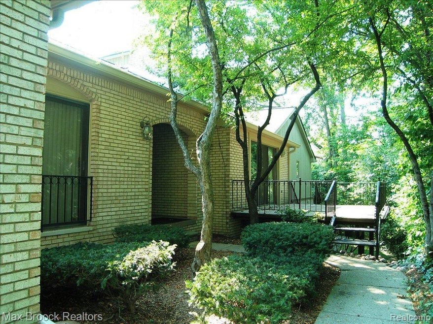 1139 Meadowglen,  Blmfld Hills