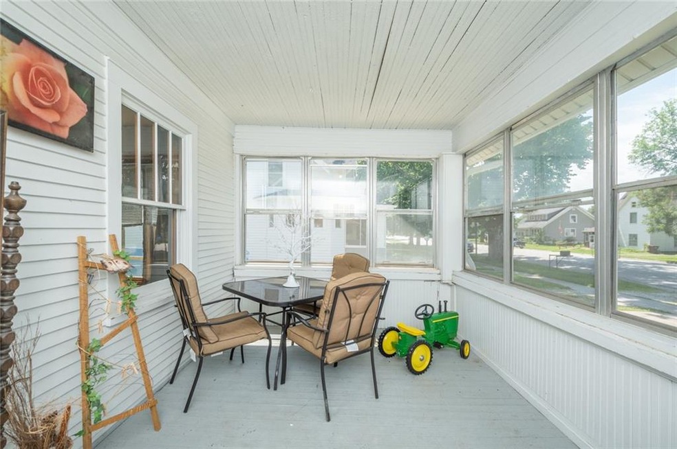 421 Main St, Maxwell, IA 50161 - photo 1