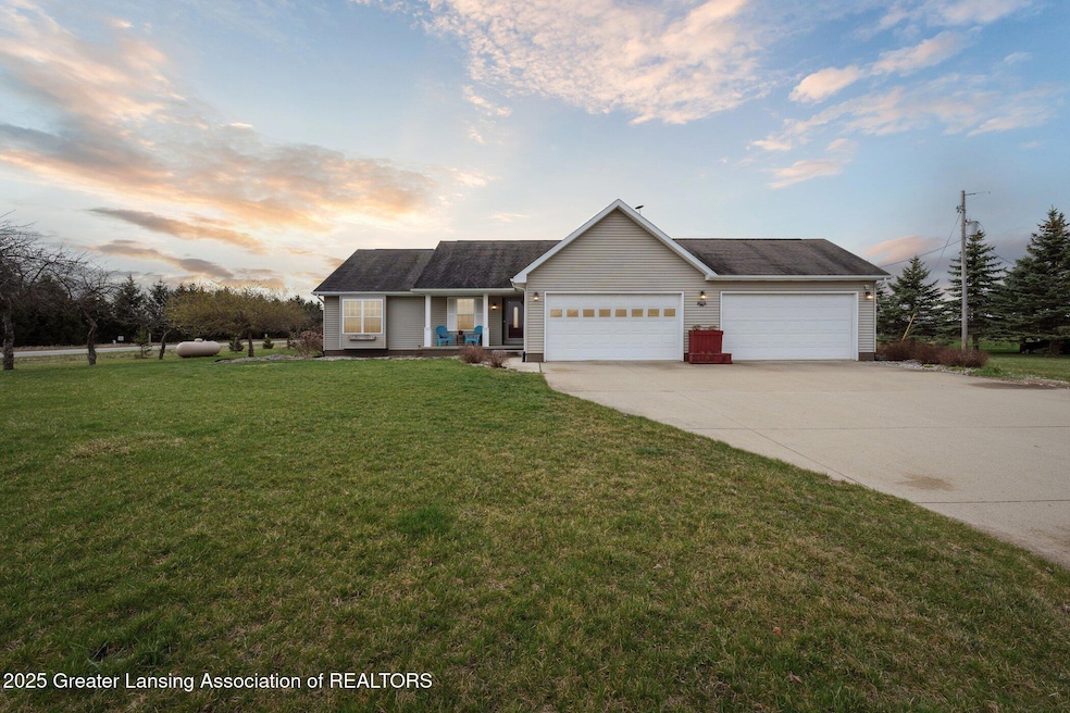 8015 W Hyde Rd, Saint Johns, MI 48879 - photo 1