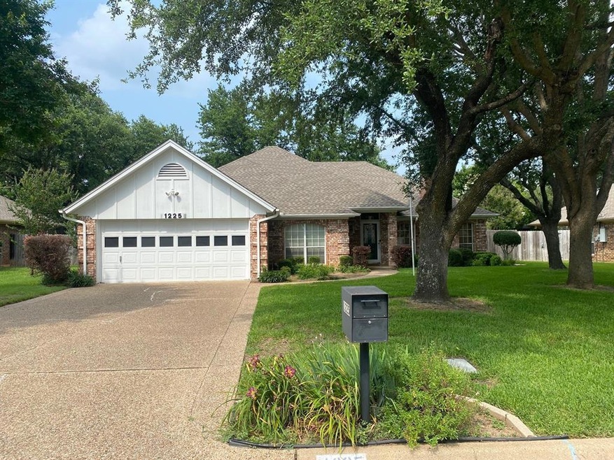 1225 Stonelake Dr, Cleburne, TX 76033 - photo 1