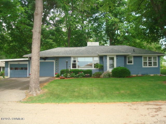 61054 Beardsley Ln, Cassopolis, MI 49031 - photo 1