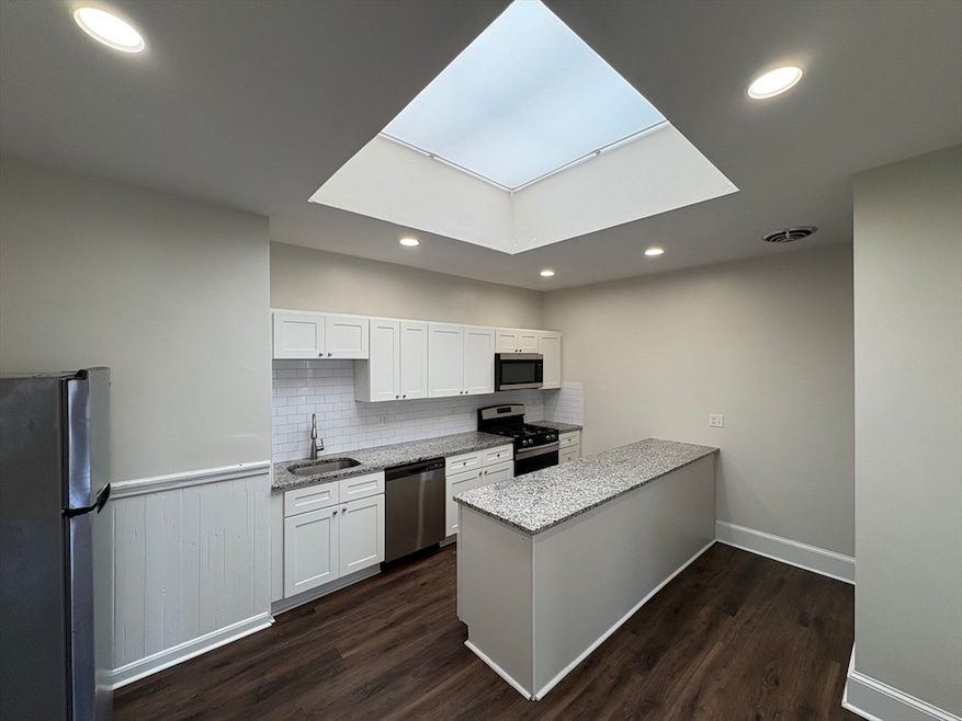 996 Chestnut St unit 2, Newton Upper Falls, MA 02464 - photo 1