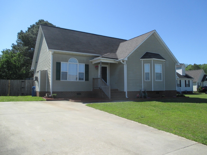 2380 Wedgewood Dr, Winterville, NC 28590 - photo 1