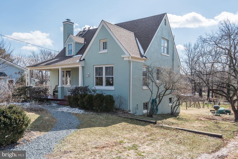 10 W Loudoun St, Round Hill, VA 20141 - photo 1
