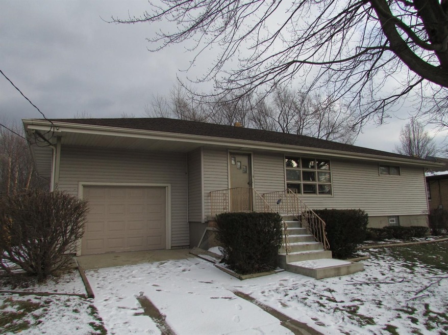 8623 Liable Rd, Highland, IN 46322 - photo 1