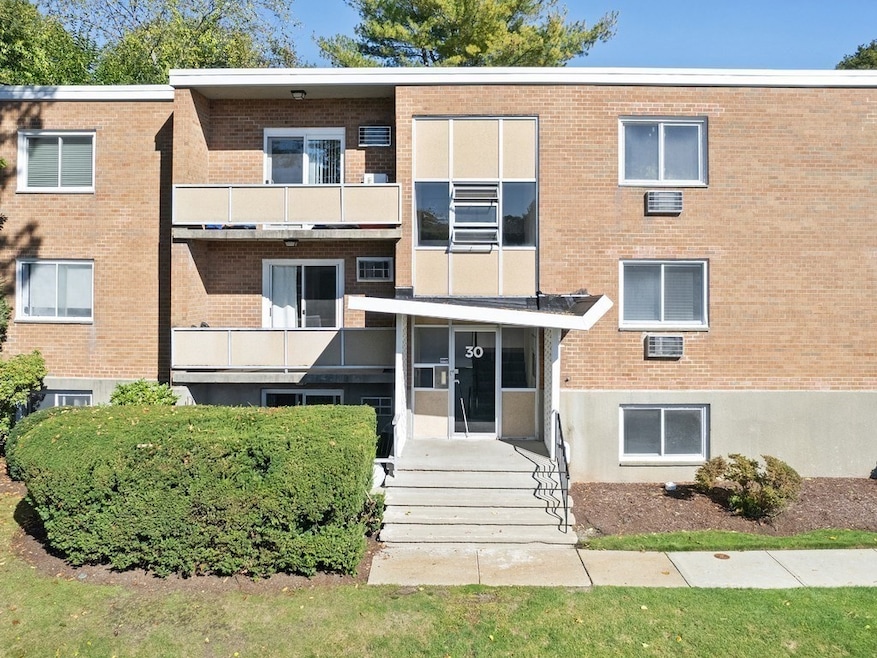 Pending $419,900 • Co-Listing Agent